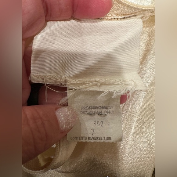 EUC vintage 1970’ victorian Gunne Sax gown 
 Elegant Cream Lace. - Picture 13 of 14